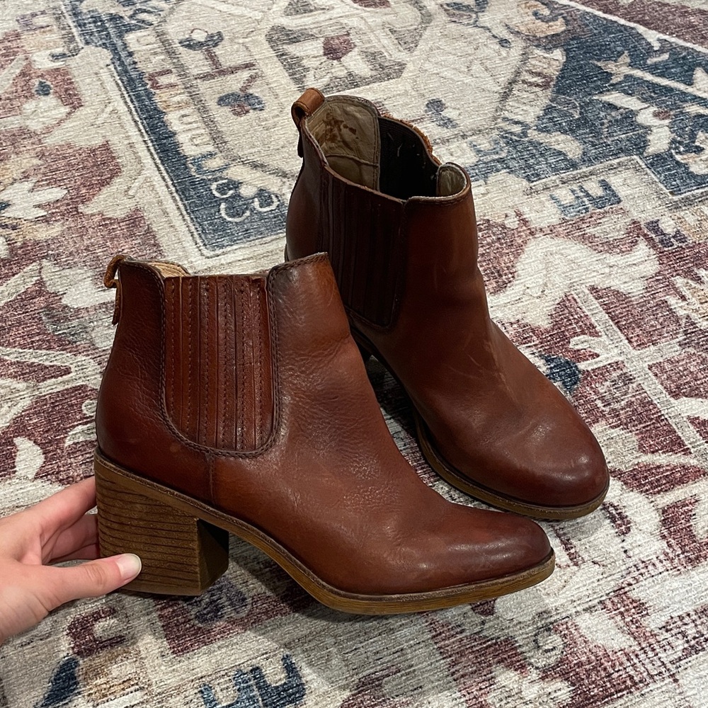 Söfft Women’s Brown Leather Ankle Boots - Classic Chelsea Block Heel